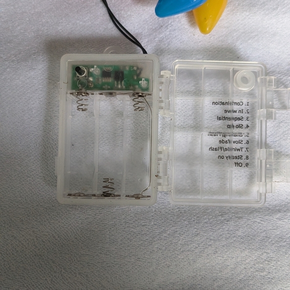 Anycosy Christmas Lights Outdoor, 100 LEDs C7 Strings Lights Battery Operate EUC - Picture 7 of 7